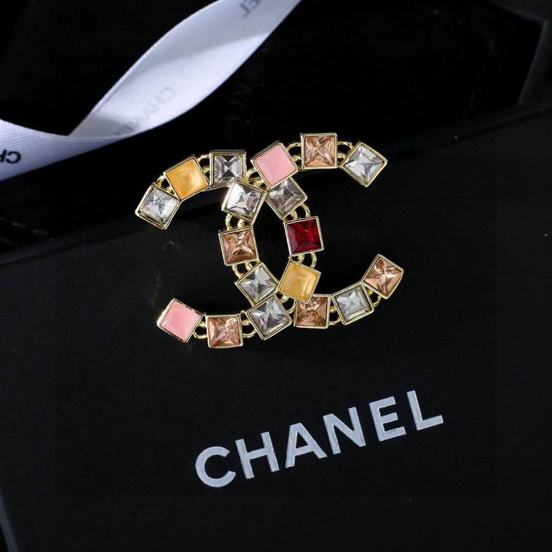 Chanel Brooch 04yxs52